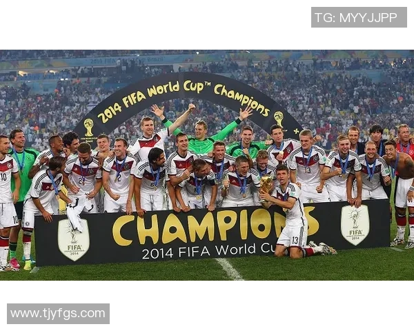 今日足球转会市场热潮解析新动态 球员流动背后的潜在变化与影响